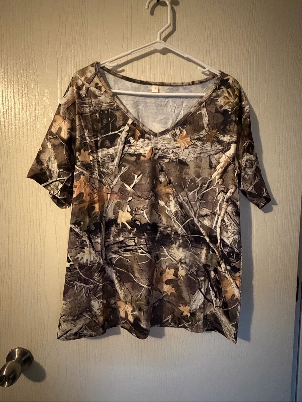 Women’s Short Sleeve V-Neck Camouflage Shirt Size Small